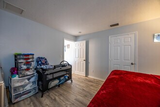 401 NE Mainsail St in Port St. Lucie, FL - Building Photo - Building Photo
