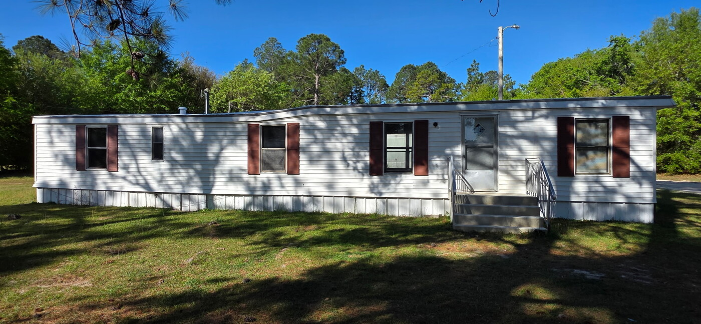 4136 Greenwood DriveLot A in West Columbia, SC - Building Photo