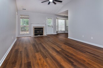 10430 Brawley Ln in Charlotte, NC - Building Photo - Building Photo