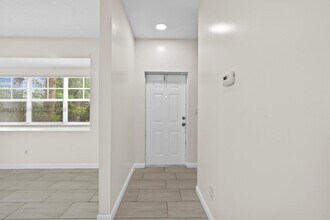 2700 Creekside Dr in Fort Pierce, FL - Building Photo - Building Photo