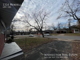 1316 Mendell Dr in University City, MO - Building Photo - Building Photo