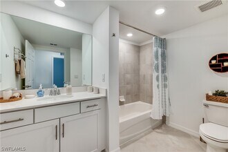 43330 Water Bird Wy in Punta Gorda, FL - Foto de edificio - Building Photo