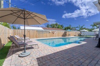 1660 NE 25th Ave in Pompano Beach, FL - Building Photo - Building Photo