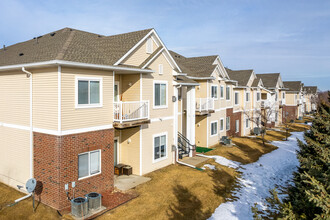 The Vineyards at Carman Estates in Des Moines, IA - Building Photo - Building Photo