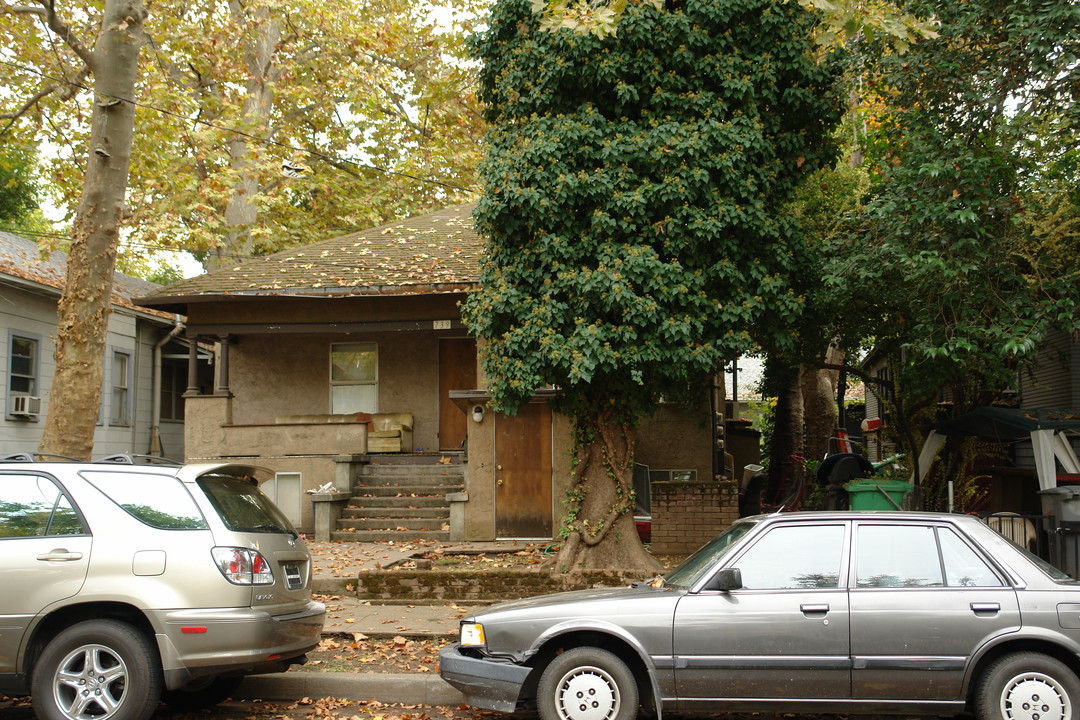 739 W 3rd St in Chico, CA - Building Photo