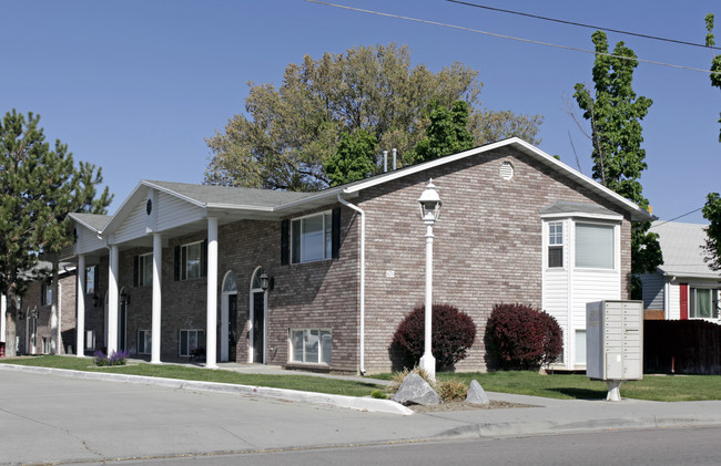 Chase Lane in Orem, UT - Foto de edificio - Building Photo