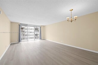 16740 NE 9th Ave in North Miami Beach, FL - Building Photo - Building Photo