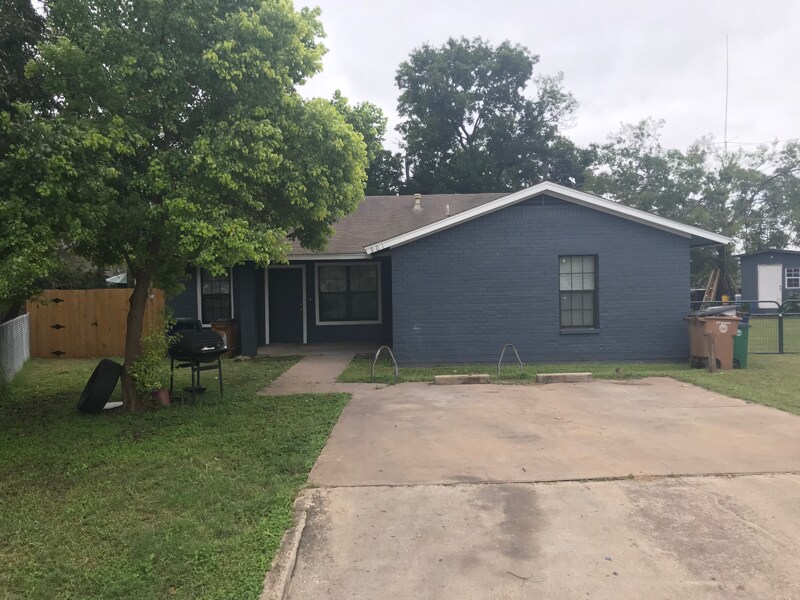 900 E Leslie Cir-Unit -B in Austin, TX - Building Photo