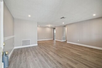 7721 Heather St in New Port Richey, FL - Building Photo - Building Photo