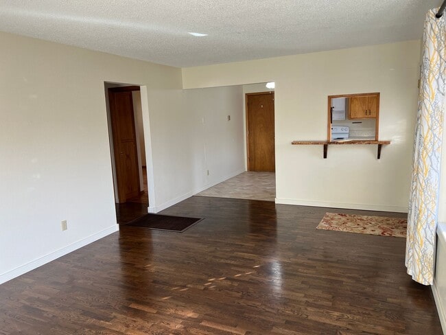 1650-1652 NW Vale Ct in Roseburg, OR - Building Photo - Building Photo