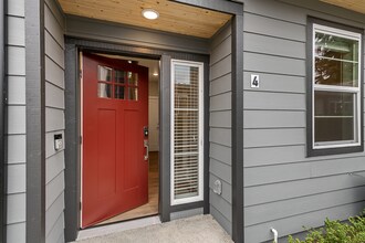 18862 67th Ave NE in Kenmore, WA - Building Photo - Building Photo