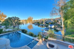 3800 Weatherly Cir in Westlake Village, CA - Building Photo