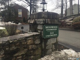 245 Unquowa Rd in Fairfield, CT - Building Photo