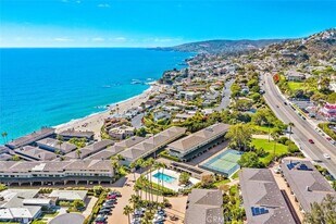 7 Blue Lagoon in Laguna Beach, CA - Building Photo