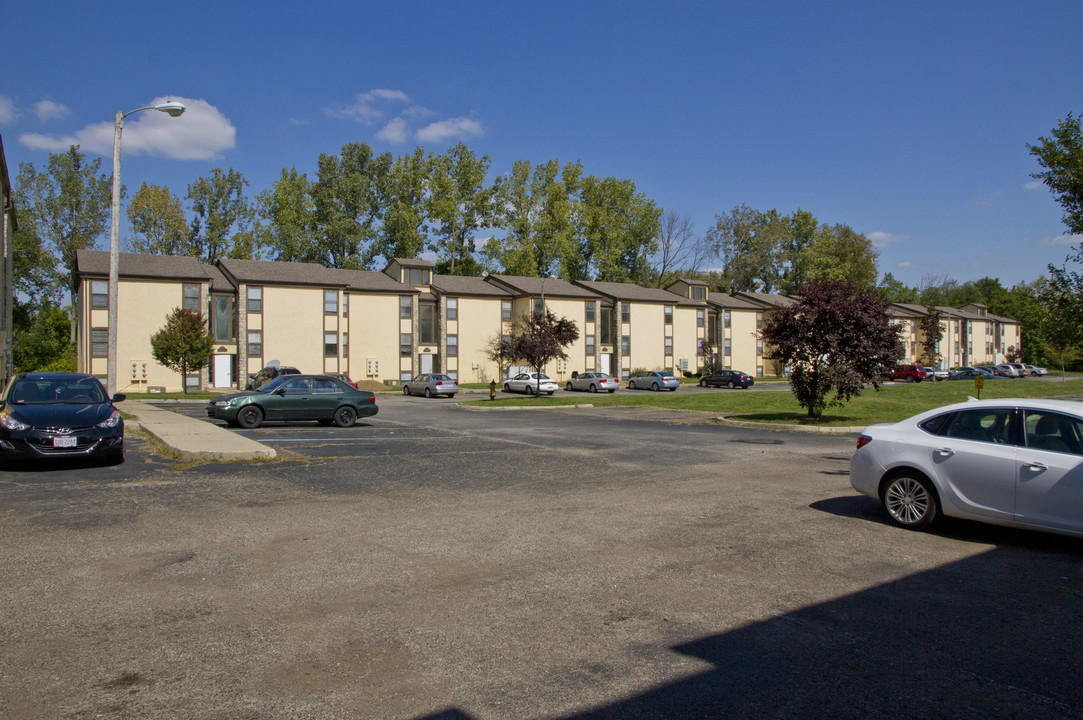 Kensington Court Condominium (por) in Columbus, OH - Building Photo