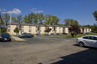 Kensington Court Condominium (por) in Columbus, OH - Building Photo - Building Photo