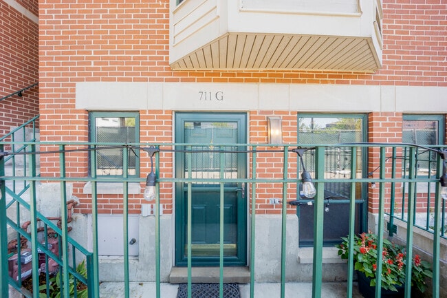 711 S Ashland Ave in Chicago, IL - Building Photo - Building Photo
