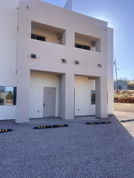 571 Camino Arviso in Rio Rico, AZ - Building Photo