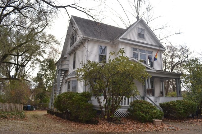 property at 413 W Main St