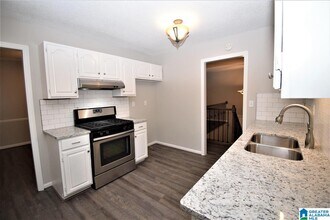 228 Russet Woods Dr in Hoover, AL - Foto de edificio - Building Photo