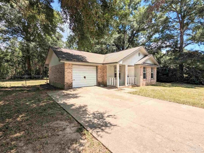 6556 Bass Ln in Milton, FL - Building Photo - Building Photo