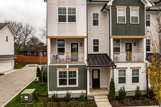 Maple Grove in Nashville, TN - Foto de edificio - Building Photo