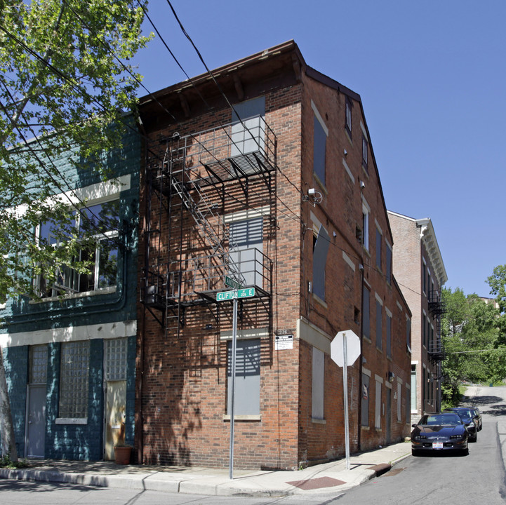 Karen Apartments in Cincinnati, OH - Foto de edificio