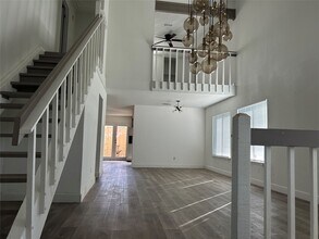 6119 Dryad Dr in Houston, TX - Foto de edificio - Building Photo