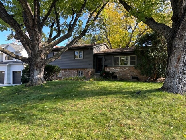 5725 Dale Ave in Minneapolis, MN - Building Photo - Building Photo