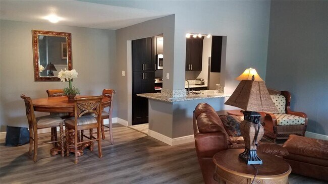 1100 Augusta Dr photo'