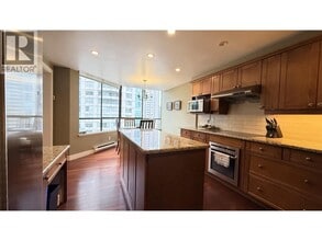 738 Broughton St in Vancouver, BC - Building Photo - Building Photo