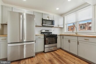 7816 Thouron Ave in Philadelphia, PA - Building Photo - Building Photo