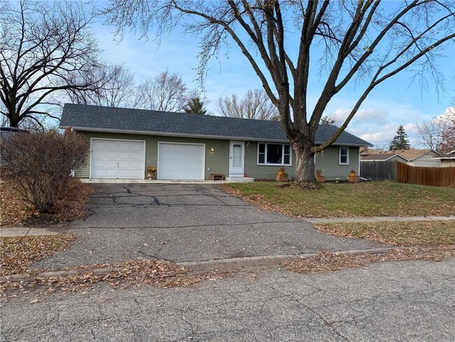 905 Cortland Dr S in Apple Valley, MN - Building Photo - Building Photo