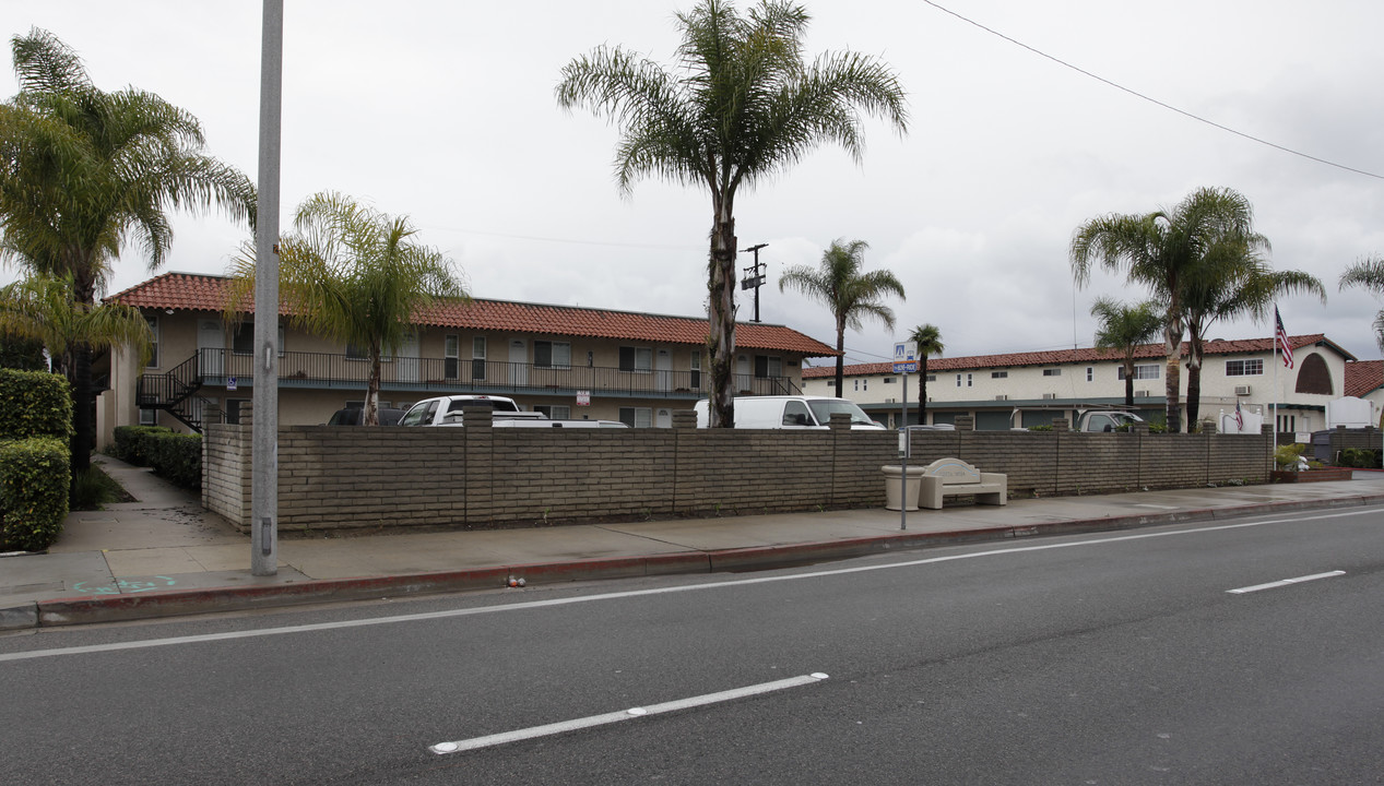 Sus Casitas in Costa Mesa, CA - Foto de edificio