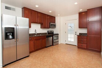 3228 W Lisbon Ln in Phoenix, AZ - Building Photo - Building Photo