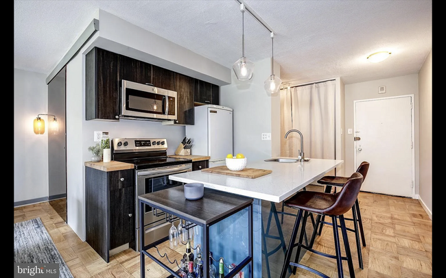 430 M St SW in Washington, DC - Building Photo - Building Photo