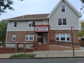 601 E 226th St in Bronx, NY - Building Photo