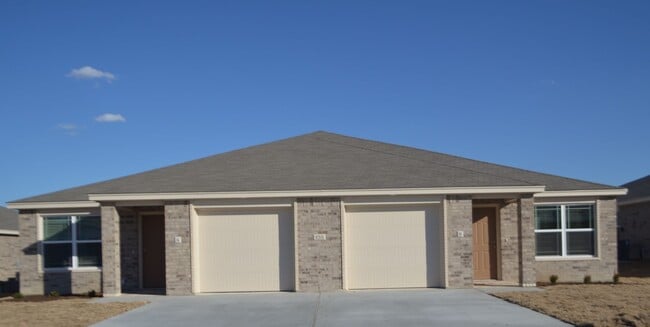 property at 1713 Clovis Dr