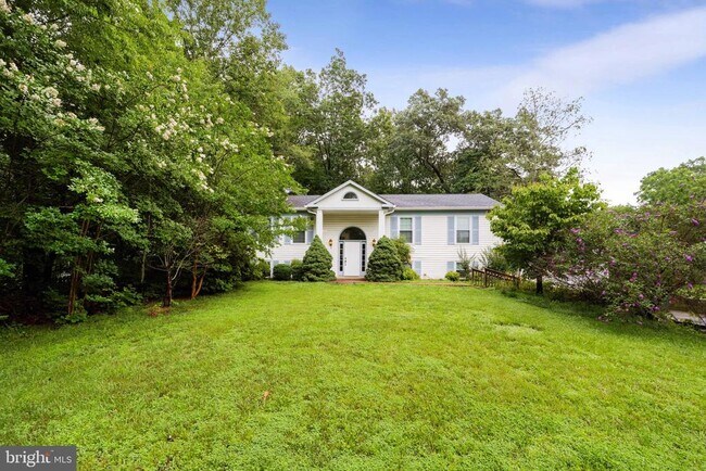 property at 11821 Sinclair Ln