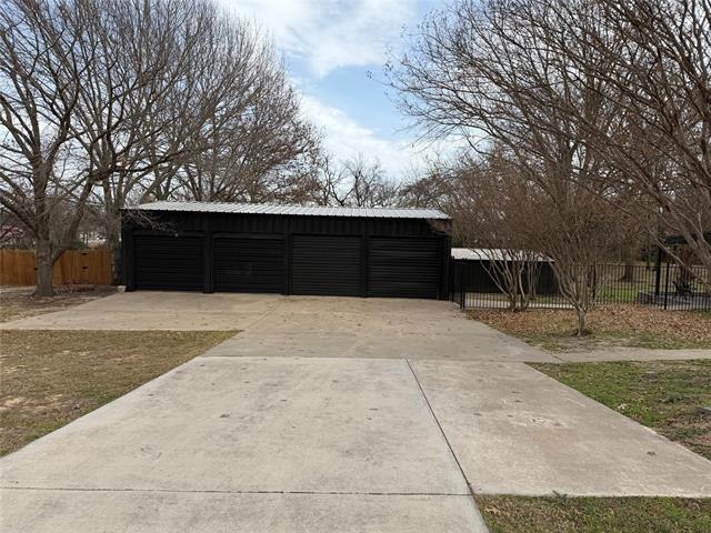 1010 Vine St in Weatherford, TX - Building Photo - Building Photo