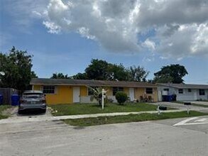 1740 SW 70th Way in North Lauderdale, FL - Building Photo - Building Photo
