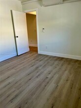 711 Beacom Blvd in Miami, FL - Building Photo - Building Photo