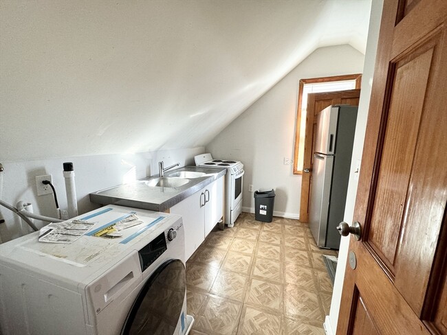 22 Humphreys St in Boston, MA - Building Photo - Building Photo