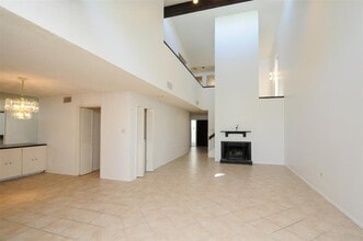 4508 Medinah Pl in Bellaire, TX - Building Photo - Building Photo