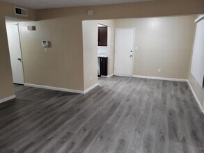 3009 La Costa St in Bakersfield, CA - Building Photo - Building Photo