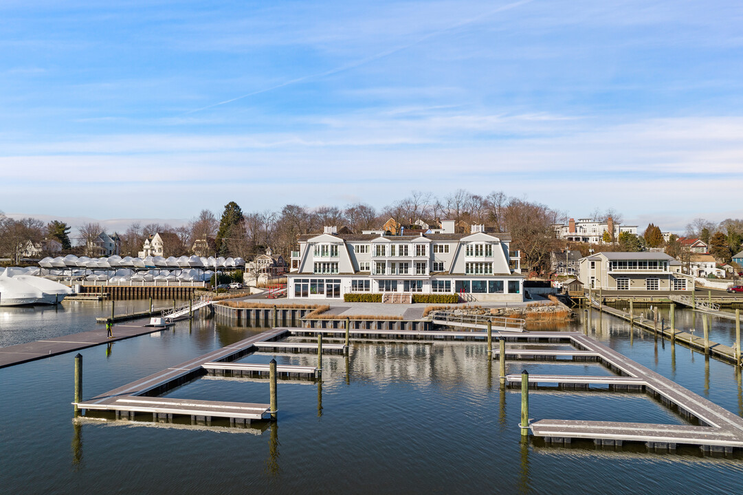 89 River Rd in Greenwich, CT - Building Photo