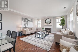 195-195 Poplar Plains Rd in Toronto, ON - Building Photo - Building Photo