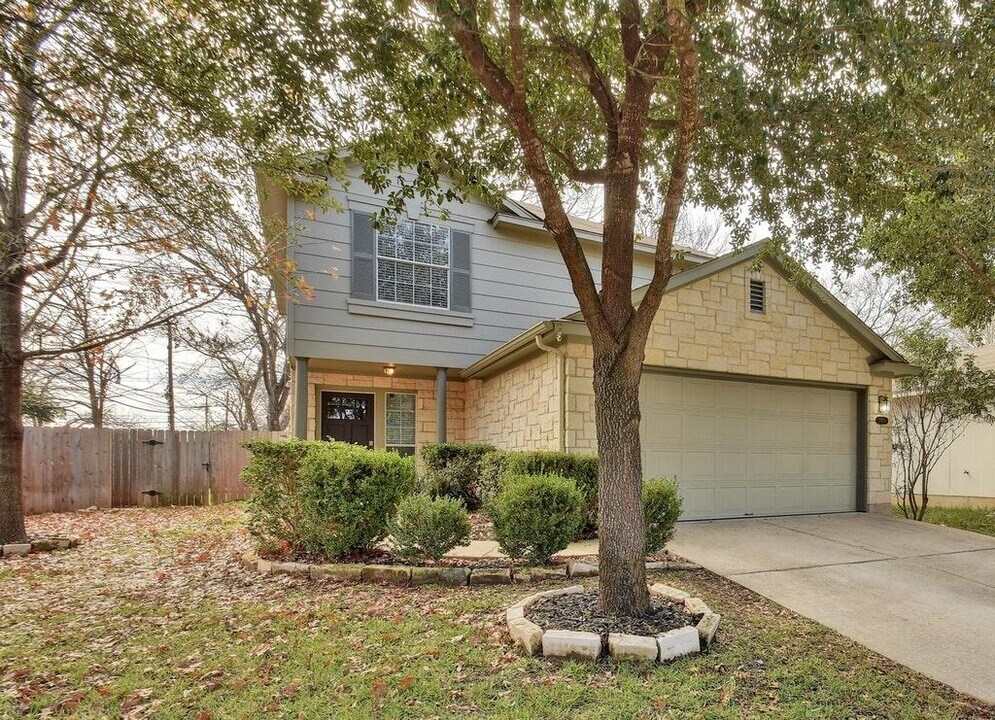 5500 Steven Creek Way in Austin, TX - Building Photo
