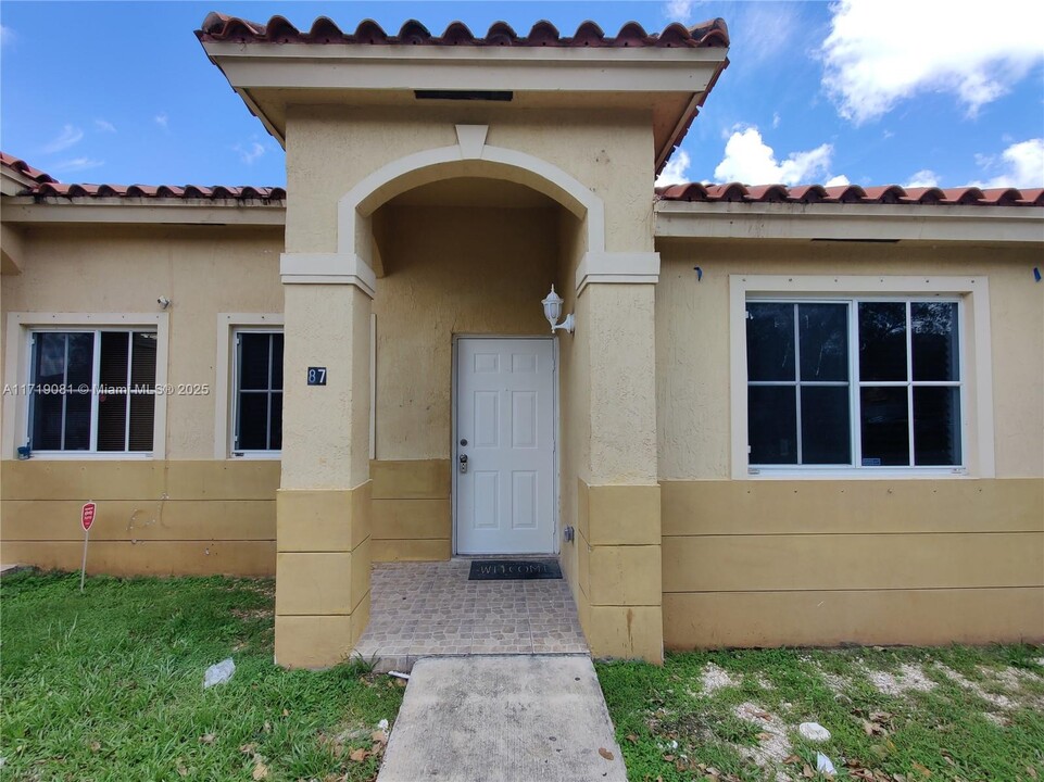 87 NE 13th Ave in Homestead, FL - Building Photo