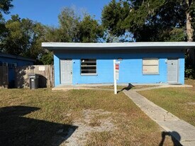 13620 22nd st, Unit A in Tampa, FL - Building Photo